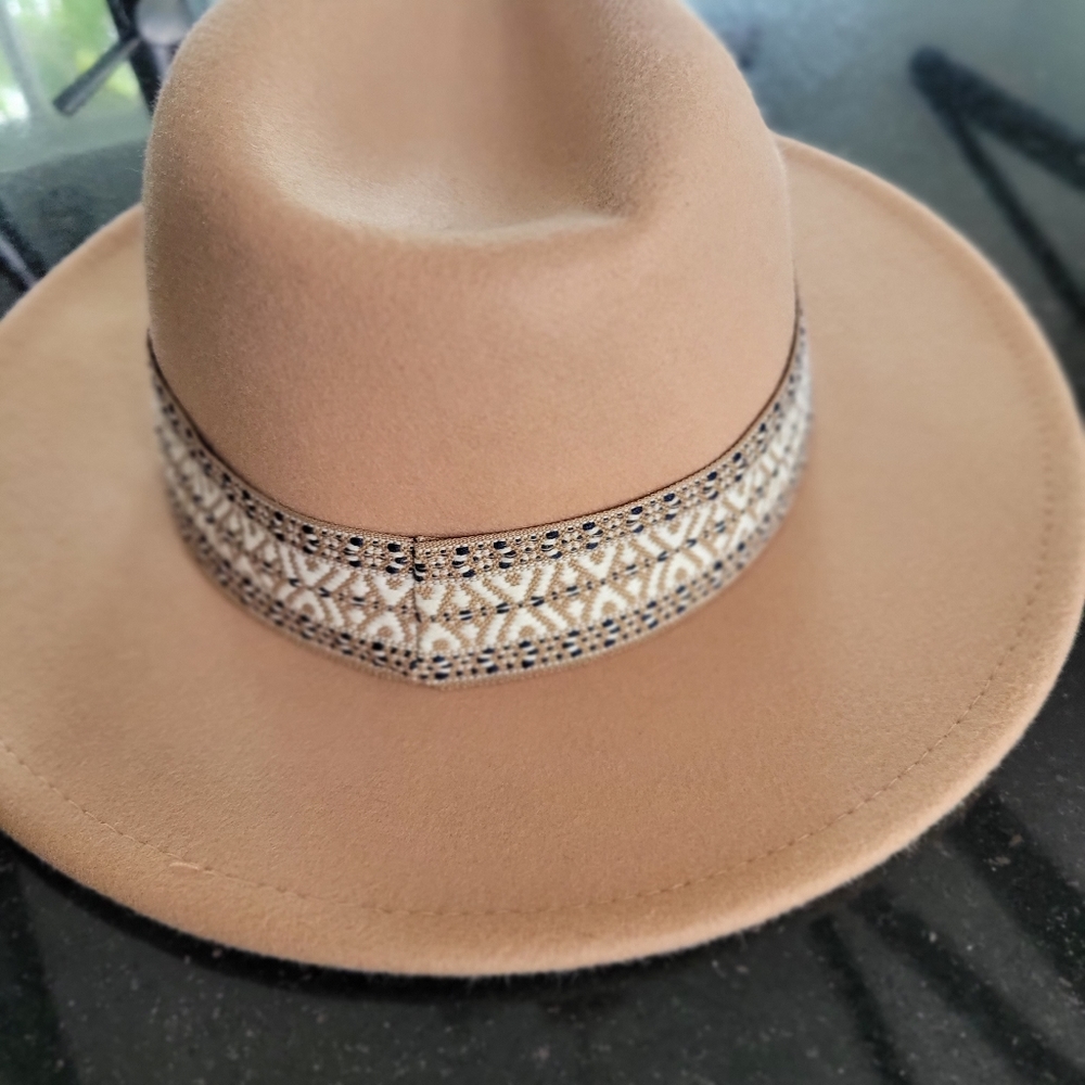 FELT HAT Wide Brimmed Tan Fedora - Picture 3 of 4